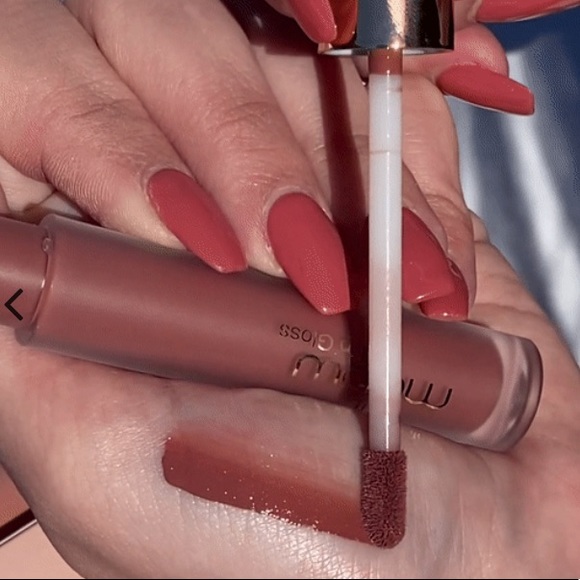 New Mellow cosmetics nude glossy liquid lipstick - Picture 3 of 7